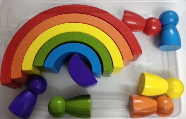 RAINBOW + PEGS WOODEN No. 636
