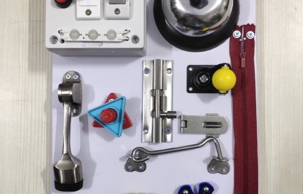 BUSY BOARD SMALL 3 NO. 1826